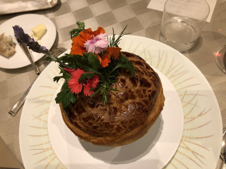 ディナーコース5.金目鯛のパイ包み