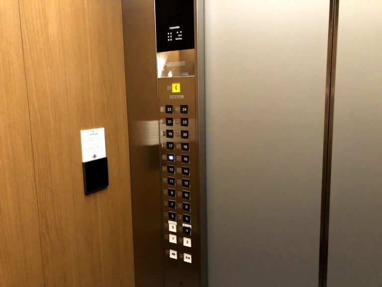 エレベーター (4)