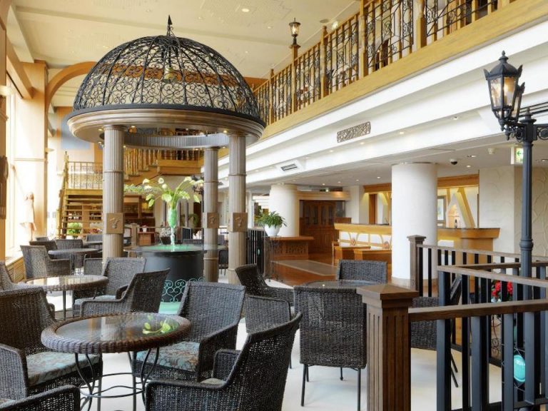 f94398968c24cf0be447039cb9a53e29