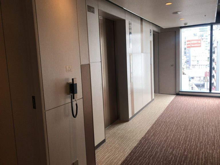 客室 エレベーターホール (2)
