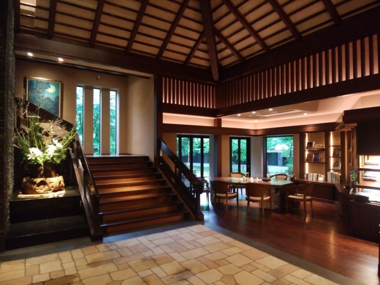 ロビーは広く天井も高く開放感もあり綺麗で素敵でした