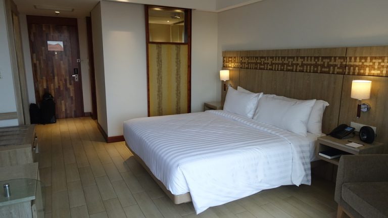 ORG_DSC05909窓からみた室内