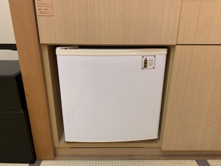 客室冷蔵庫