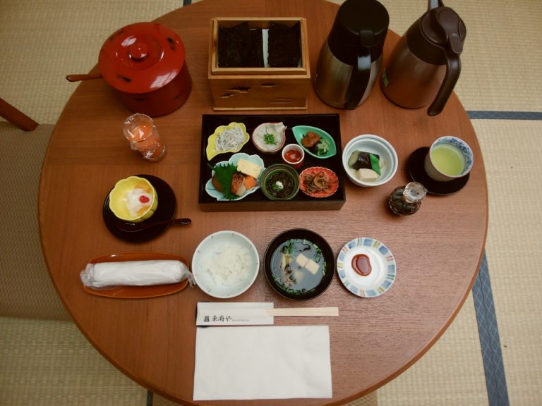 お部屋での和朝食