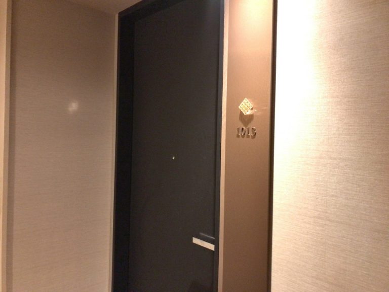 客室 ドア外