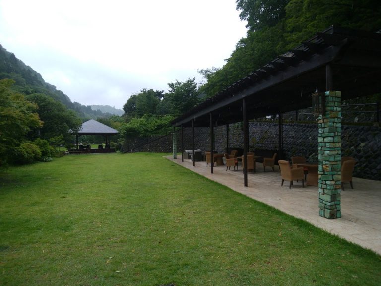 敷地内ベーカリー近くには休憩スペースがあり一般のお客様にも解放されてるらしいです