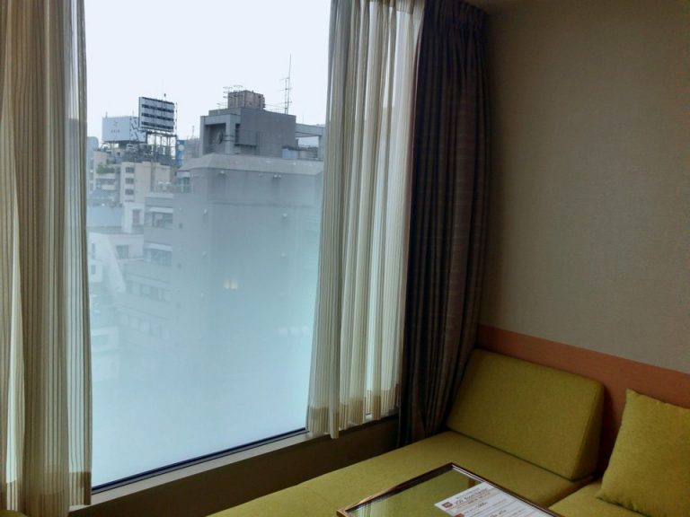 客室窓際