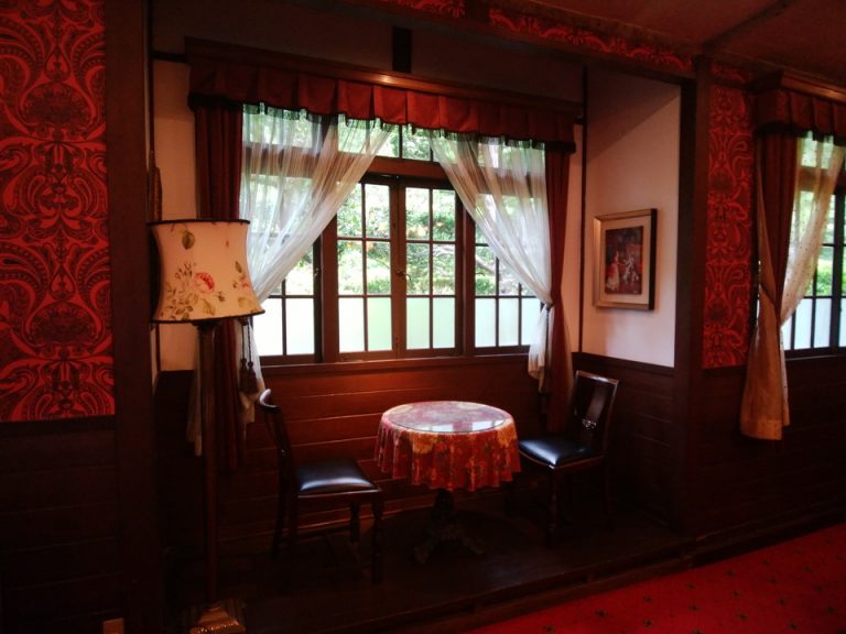 大正館館内_レトロモダン系な感じ