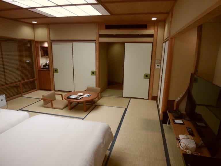 和風ベースの落ち着いたお部屋