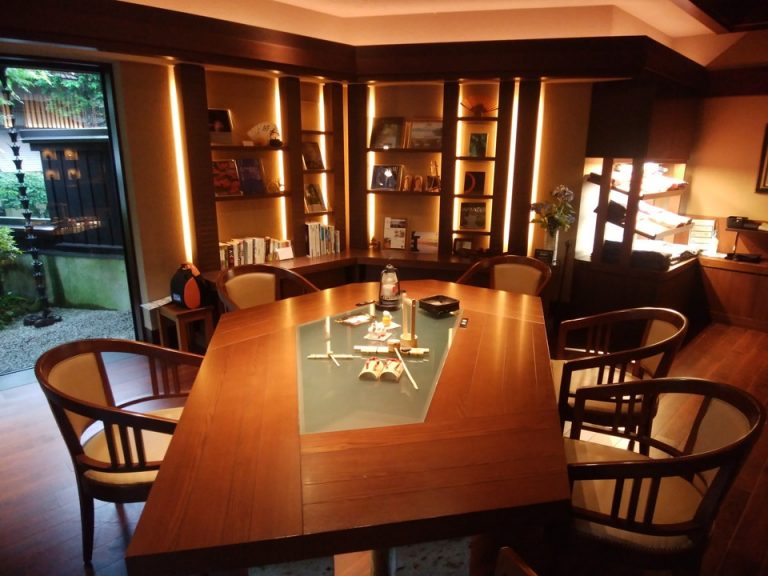 フリー書籍等もあり落ち着いて読書もできそうです。