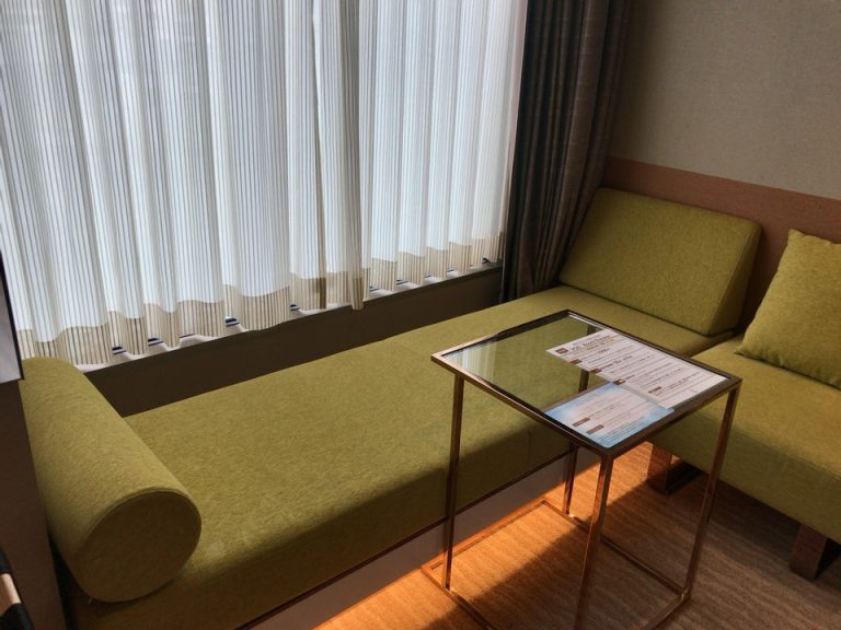 客室ソファー