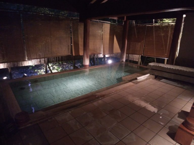 露天も程よくコンパクトなお作りでした