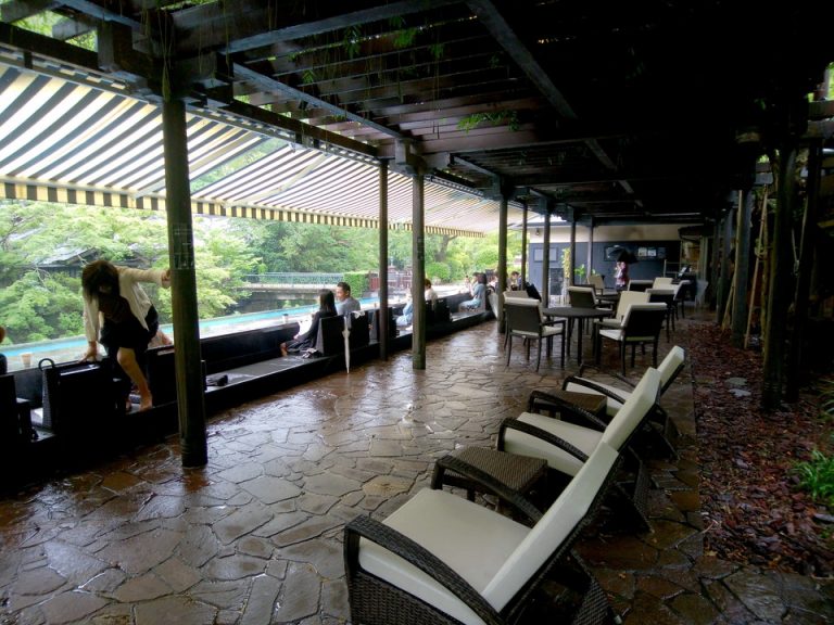 天気が良ければ是非カウンターで足湯したかったです