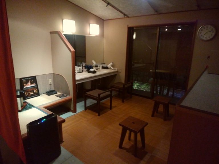 露天脱衣場 こちらも控え目サイズ感