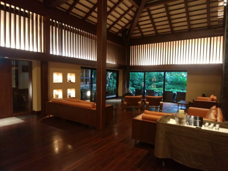 空間が広くソファーの座りこごちも良く本当に素敵です