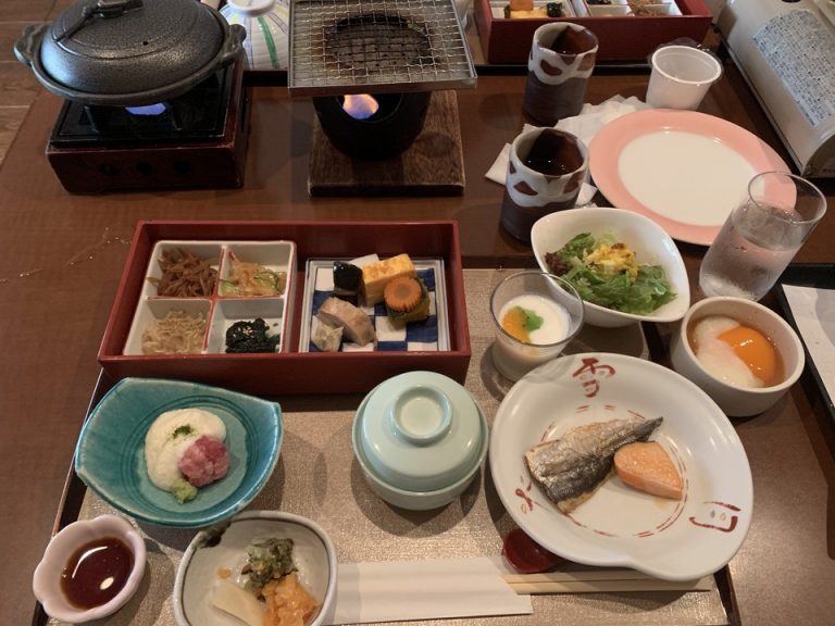 朝食