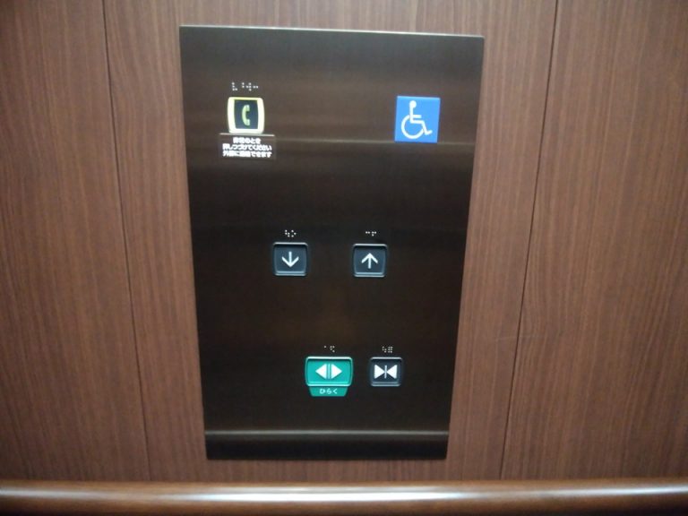 エレベーター内サイドボタンパネル