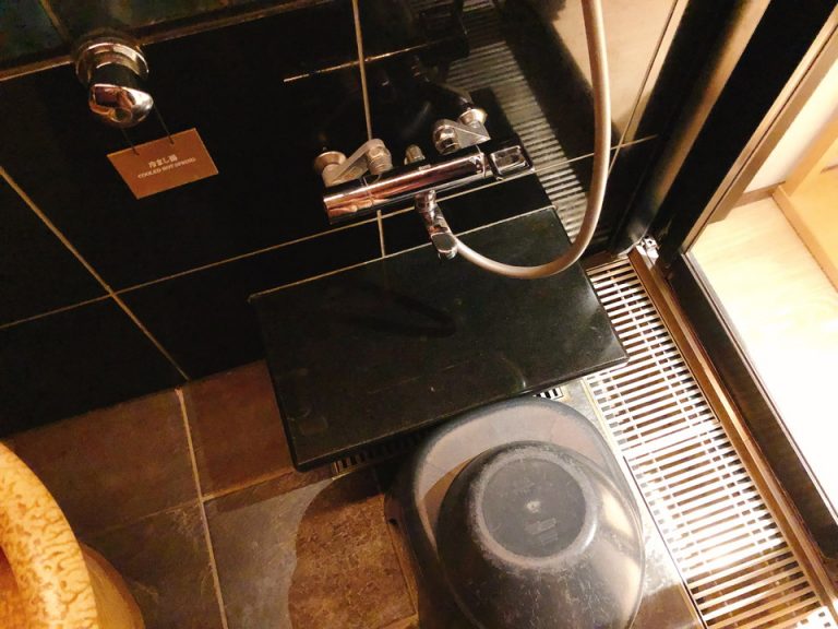 清潔感のあるシャワースペース