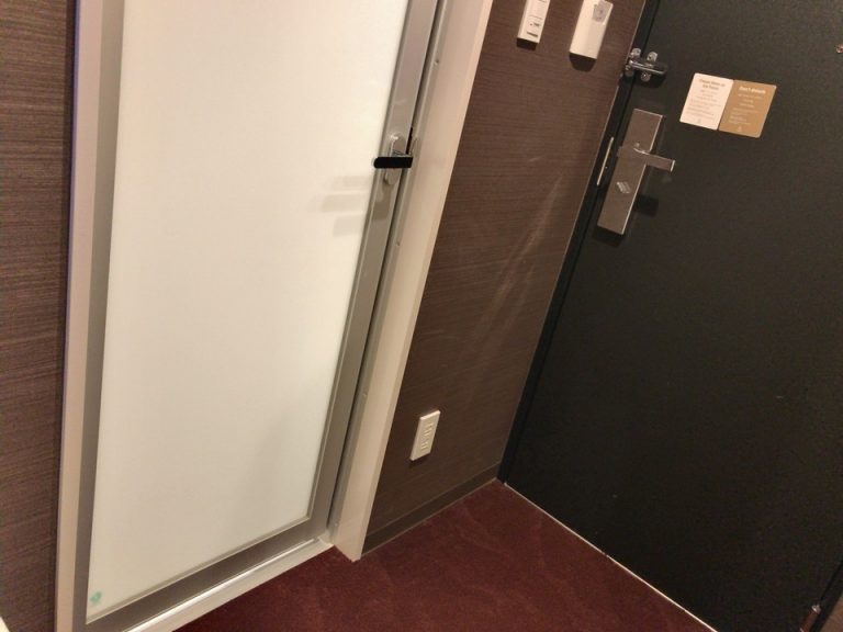 バスルームドア