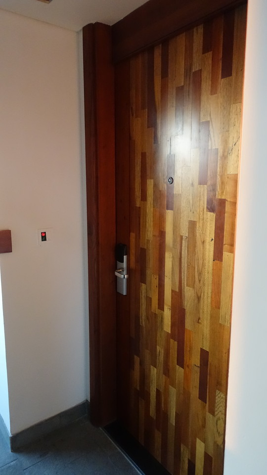 ORG_DSC05960廊下からみた客室入り口