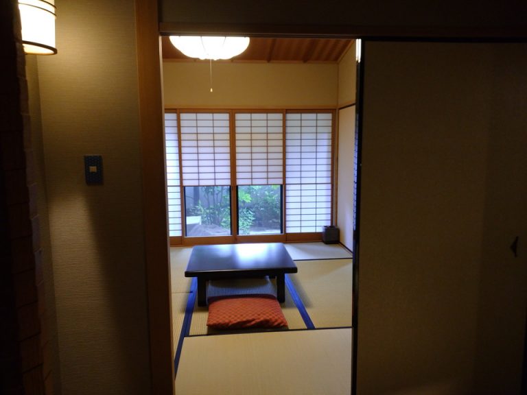 客室窓