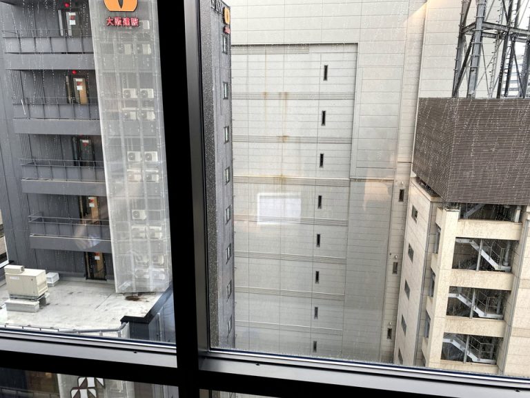 客室窓