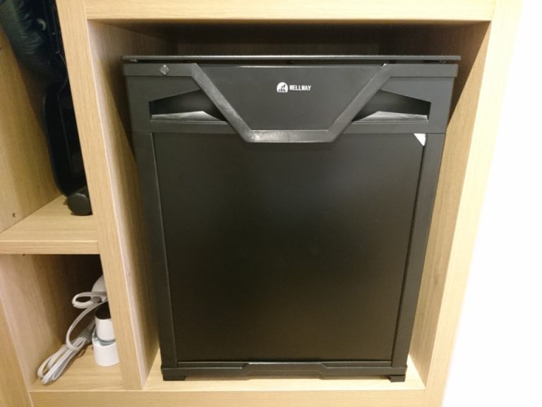 冷蔵庫(閉じた状態)