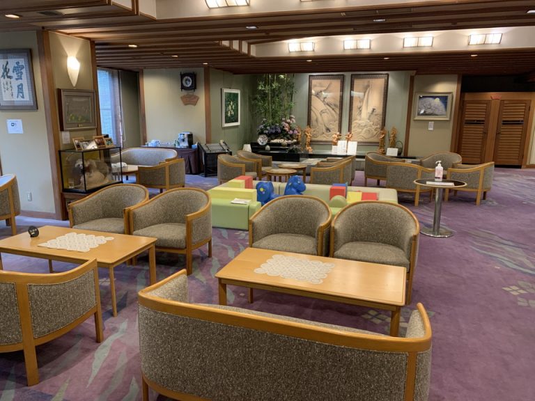 レトロなロビー