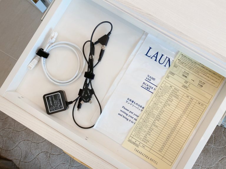 デスク内アメニティ