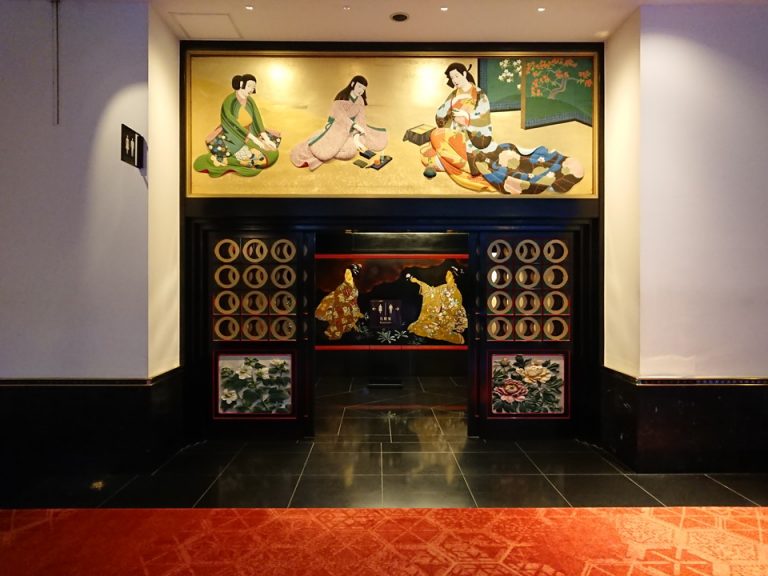 隠れた名所となっているお手洗い。お客様を退屈させないという創業者のこだわりの現れです。