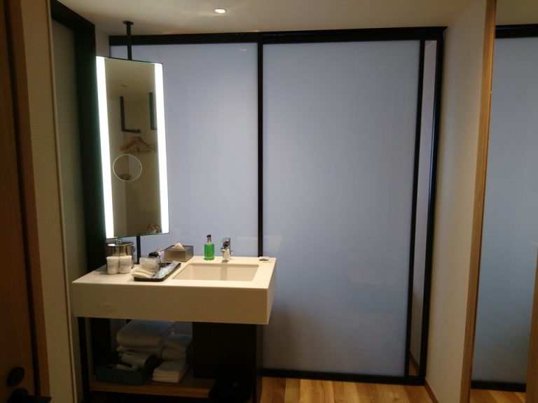 客室窓方向(閉じた状態)