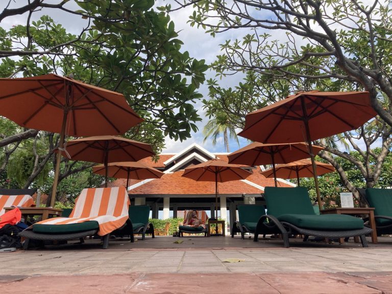 プールサイドチェア