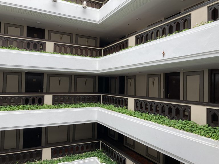 客室入口付近廊下2