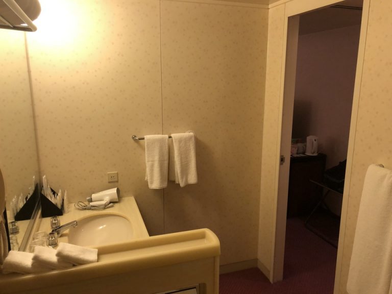 バスルーム内から入口