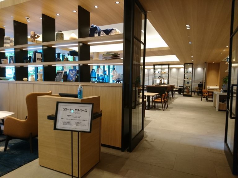 朝食レストラン入口