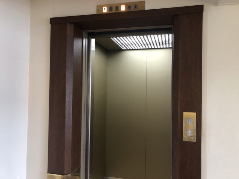 客室階エレベーター