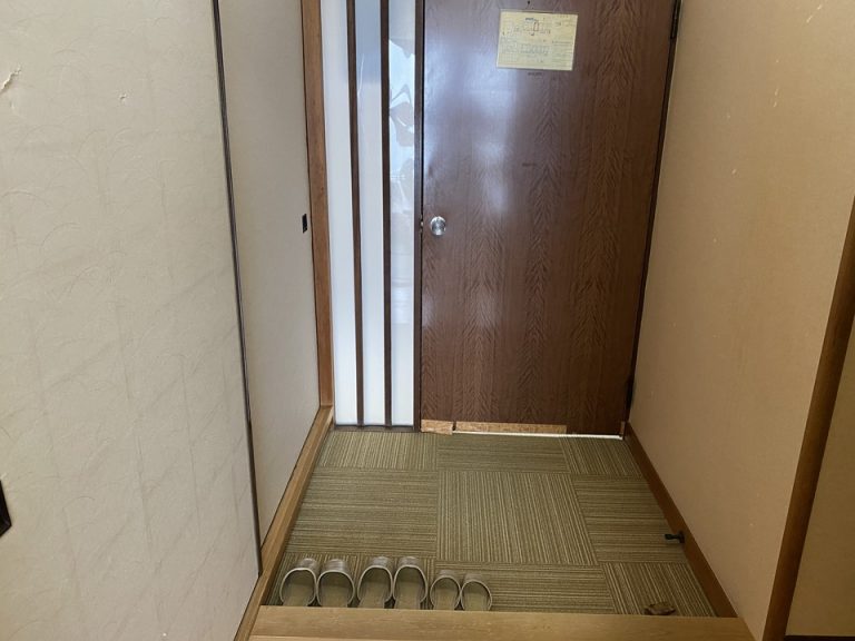 入り口ドア 中から撮影