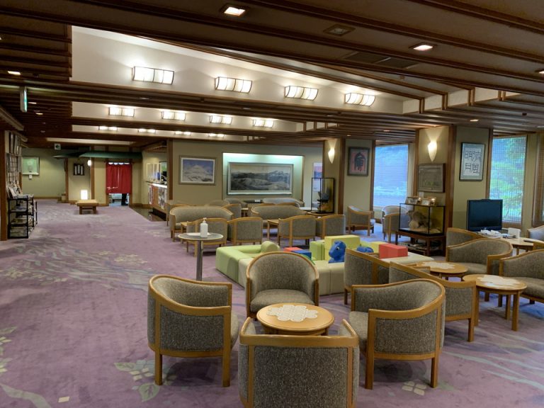 ロビーからフロント側