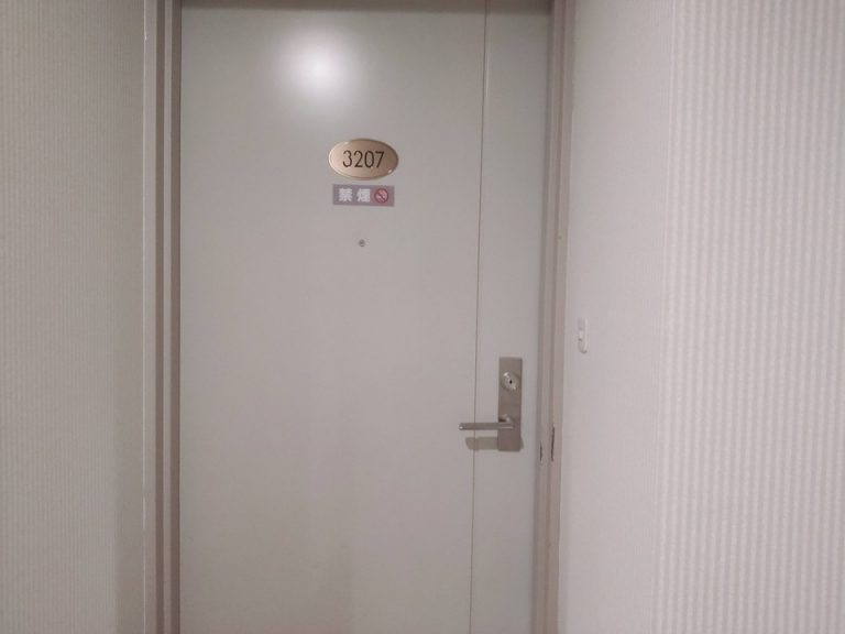 客室ドア
