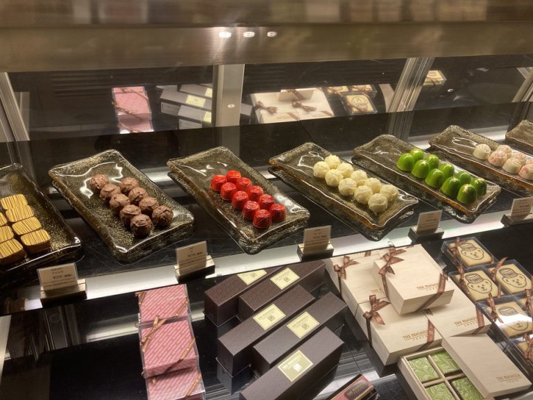 カフェで販売されている商品です。店内で食べることも可能です。