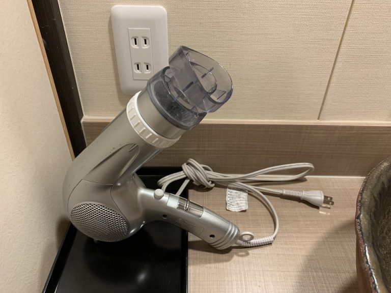 ドライヤーの風圧は強い