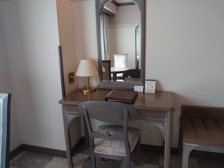 かわいらしいデスク