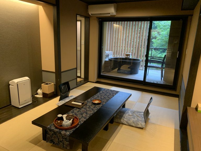 外に露天風呂付の客室