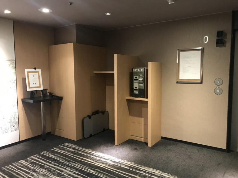 客室階エレベーターホール
