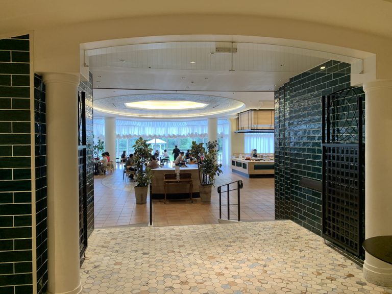 朝食会場入口(1)