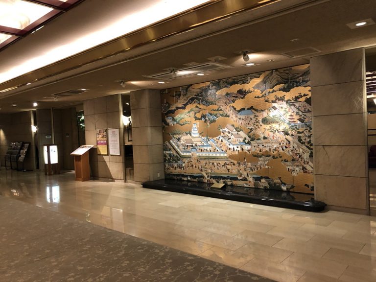 エントランス内観