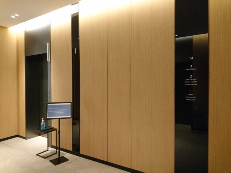 エレベーターロビー階