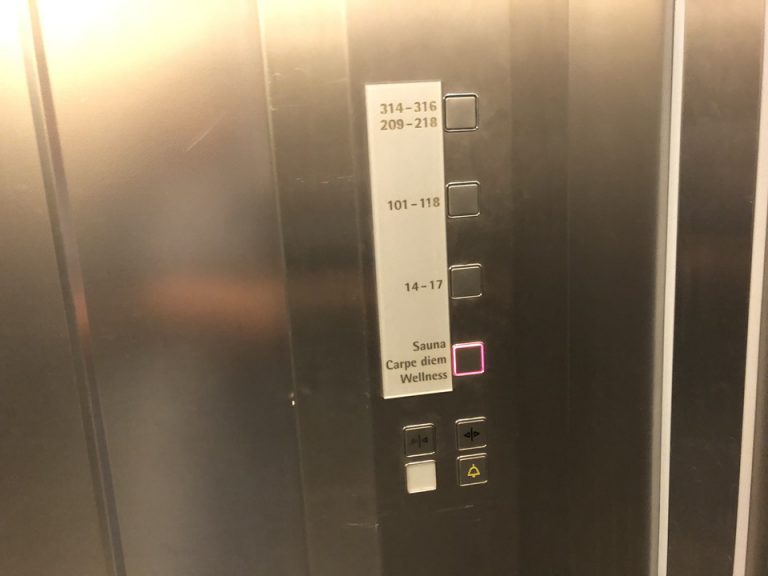 エレベーター階層ボタン