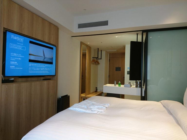 客室全体(入口方向)