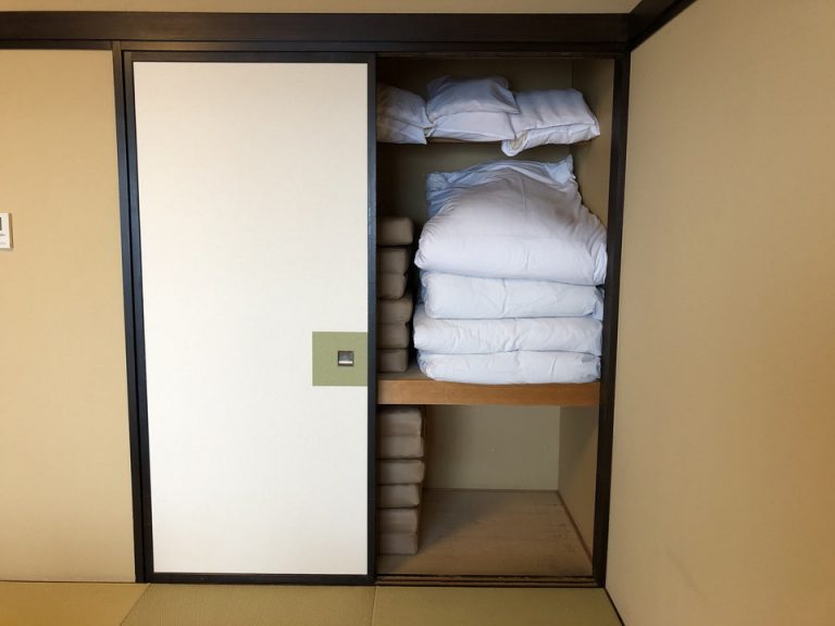 押入れ内(1)